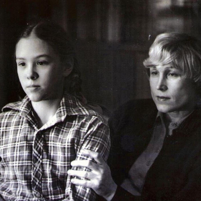 Светлана Ивановна  Распутина с дочерью Марией. Из семейного архива писателя.