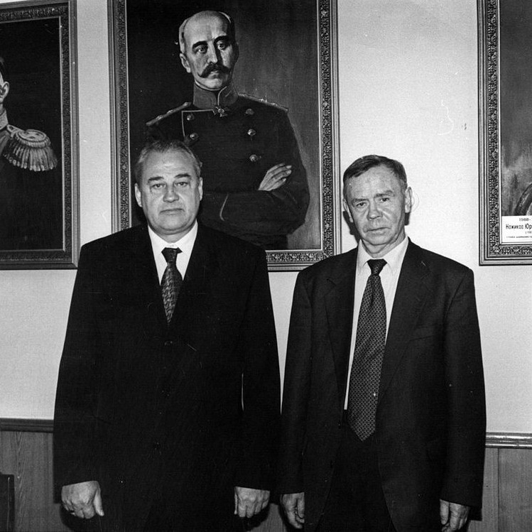 В.Г.Распутин на встрече с губернатором Иркутской области Б.А.Говориным. Иркутск. Из семейного архива писателя.
