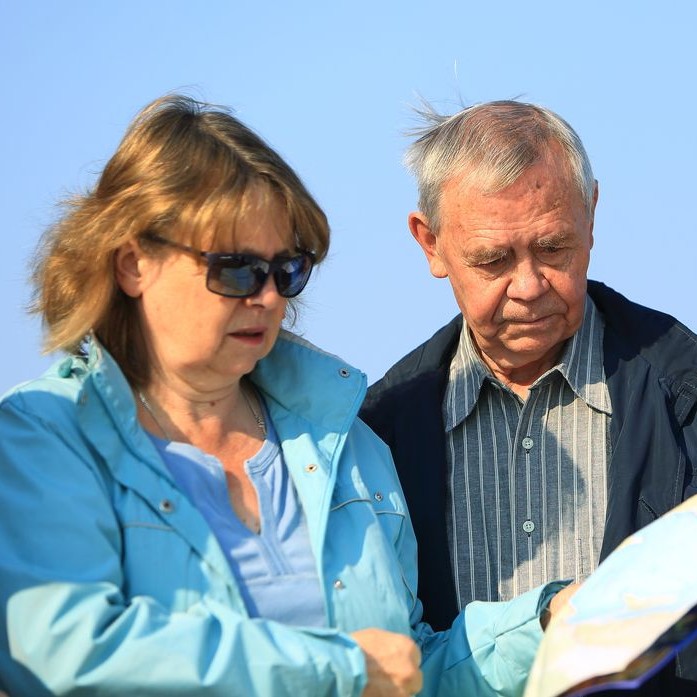 В.Г. Распутин и О.В. Лосева, вторая жена писателя, на Байкале. Июнь 2014 г. Фото А. Шудыкина.